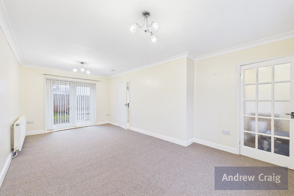 Property photo 2 of 19 Lounge/Diner