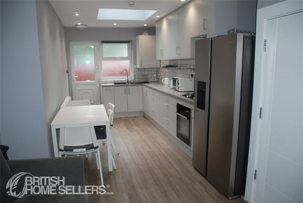 Property photo 2 of 18 Picture No. 08