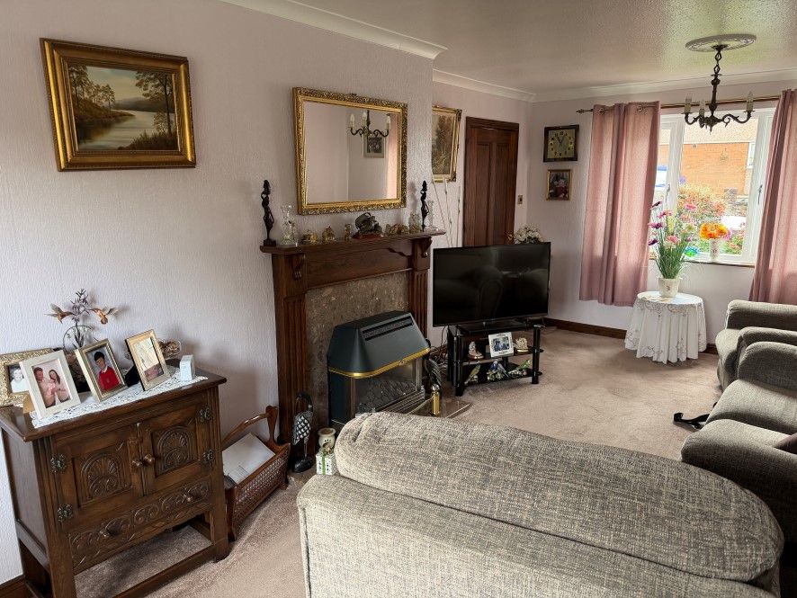 Property photo 3 of 12