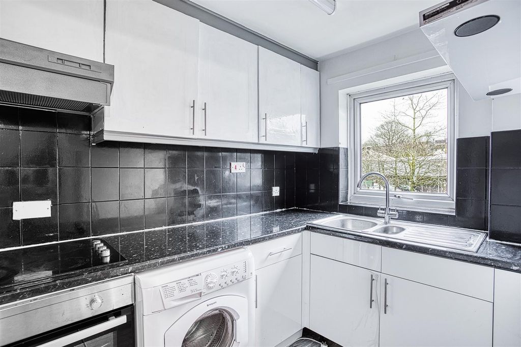 Property photo 3 of 6 316A2245_Hdr.Jpg