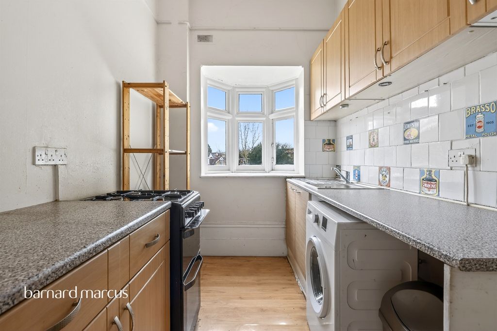 Property photo 3 of 18