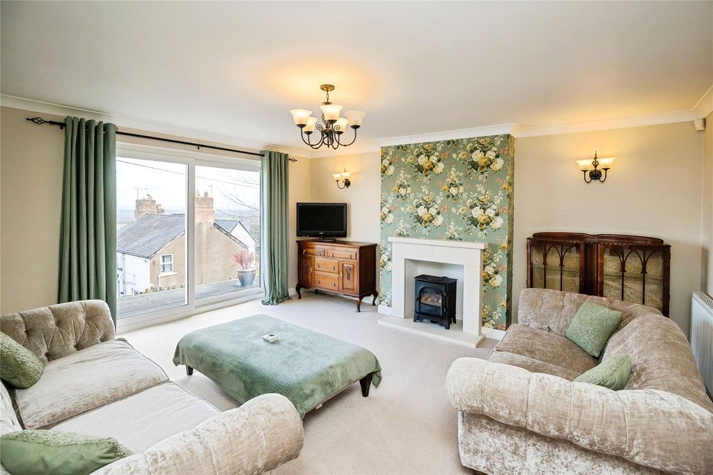 Property photo 2 of 26 Living Room