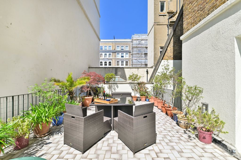 Property photo 3 of 10 Patio