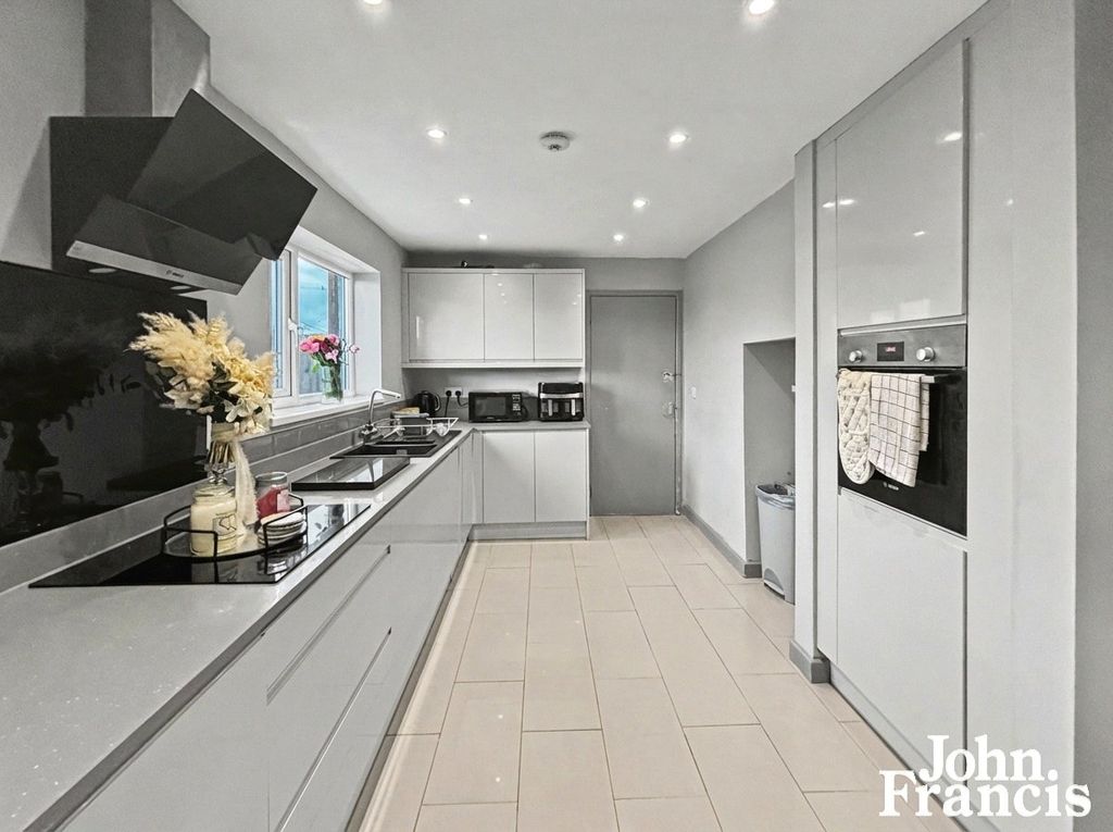 Property photo 3 of 18 Picture No. 07