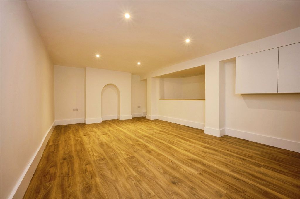Property photo 3 of 24 Picture No. 20