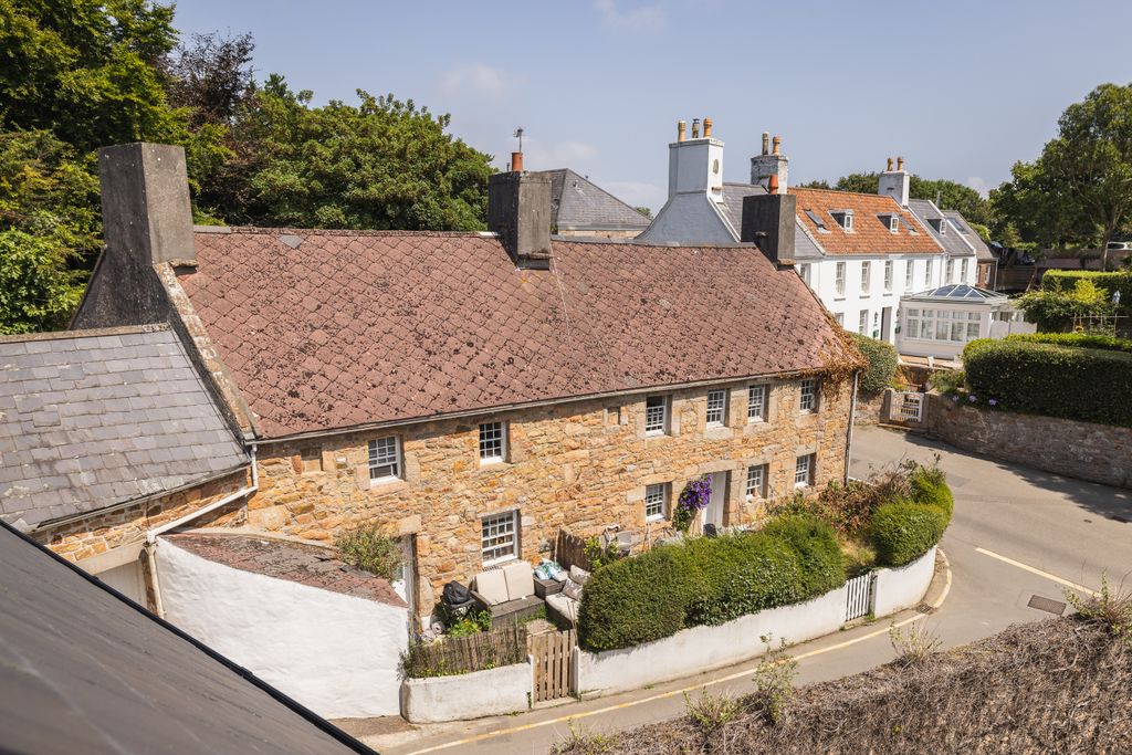 Property photo 3 of 7