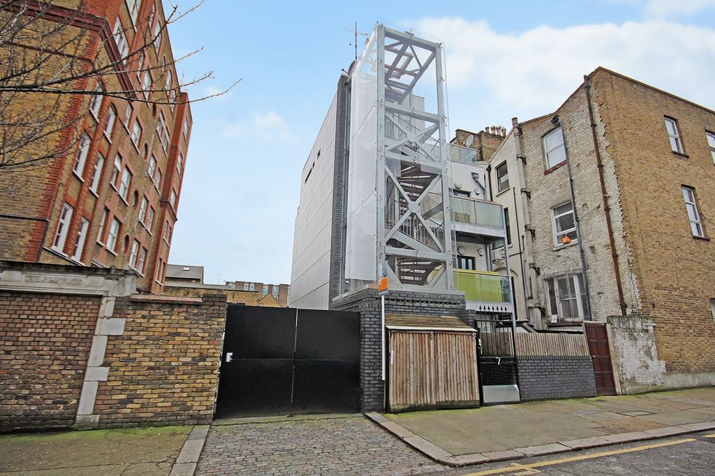 Property photo 1 of 10