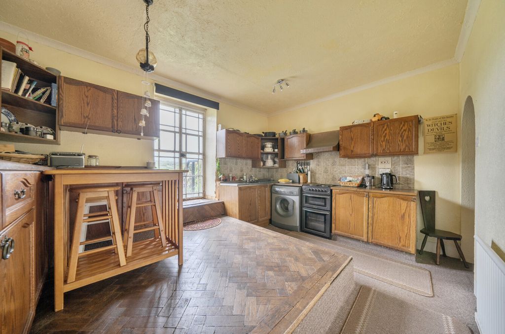 Property photo 2 of 21 1465675-15-6A1De1...