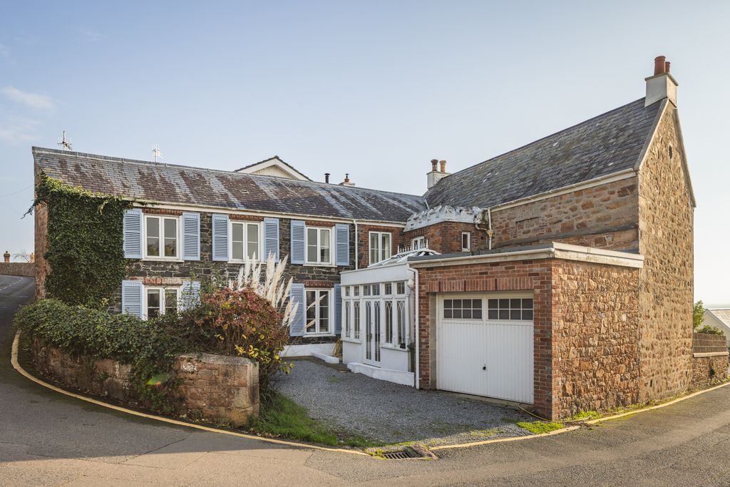 Property photo 2 of 20