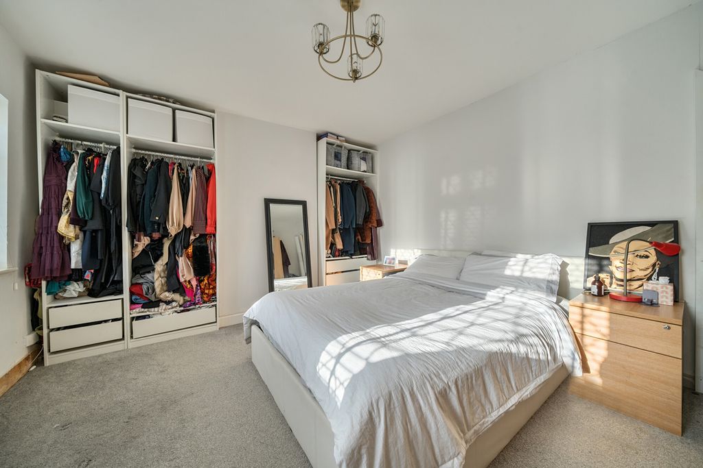 Property photo 3 of 23 1415959-2-699F1E7...