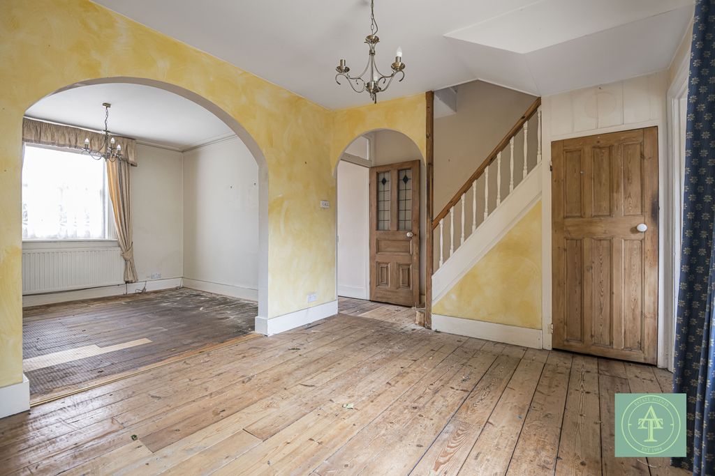 Property photo 1 of 20 4 Bedroom Cottage For Sale