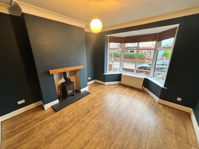 Property photo 2 of 11 Living Room