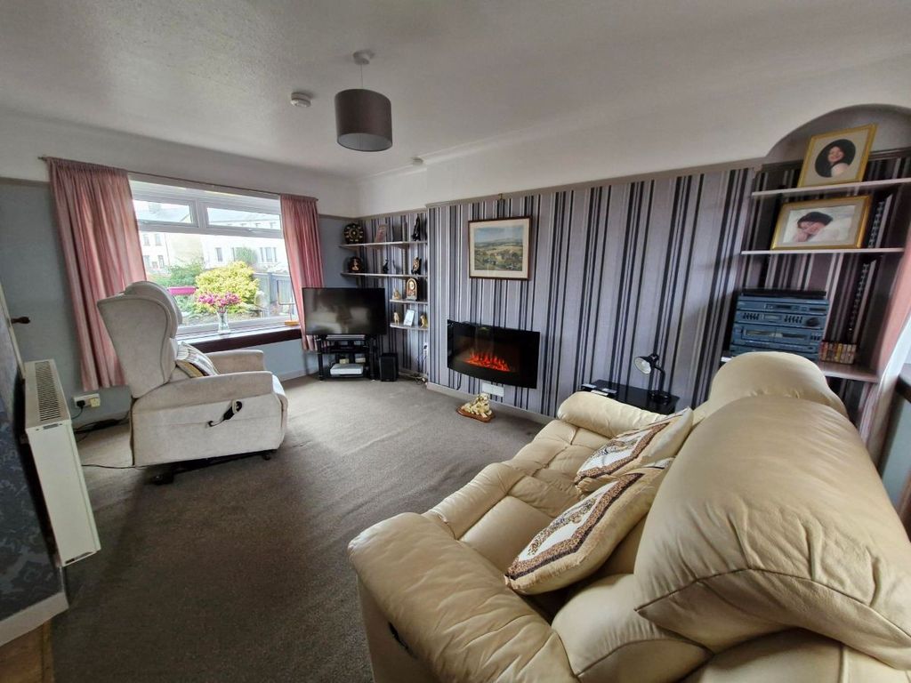 Property photo 2 of 16 Lounge Area