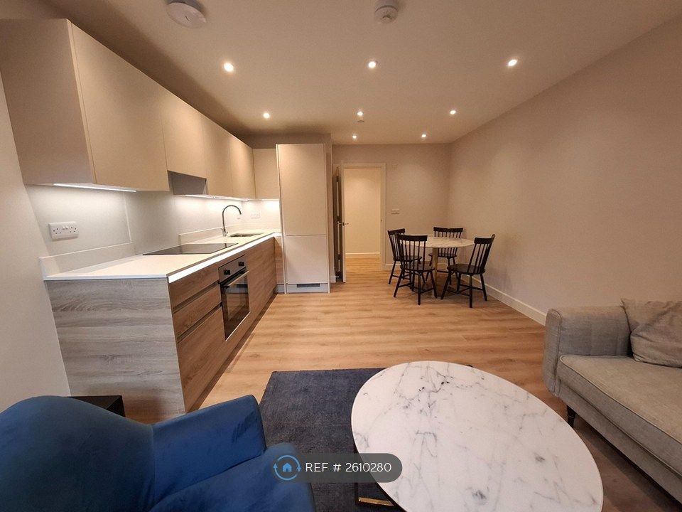 Property photo 2 of 17 Living Space