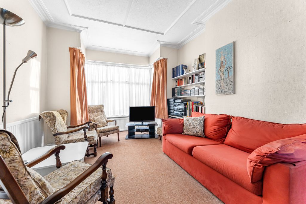 Property photo 2 of 11 Netherbury Road (1)