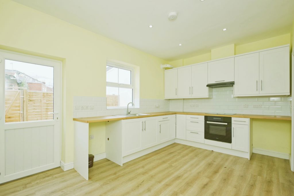 Property photo 2 of 17 Photography