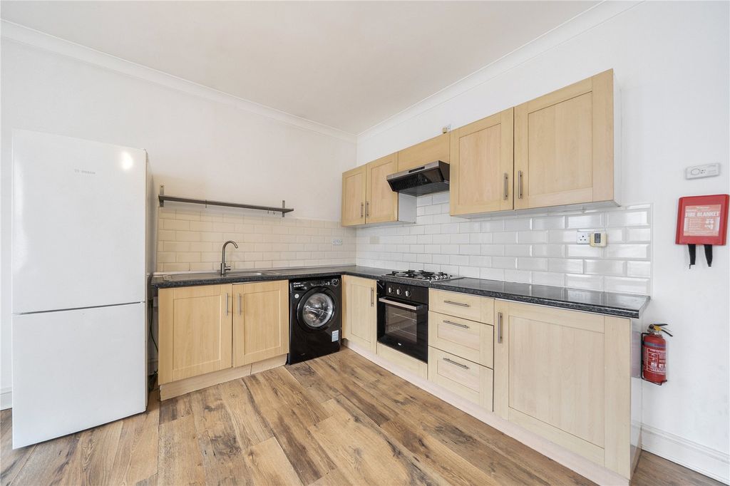 Property photo 2 of 13 Picture No. 44