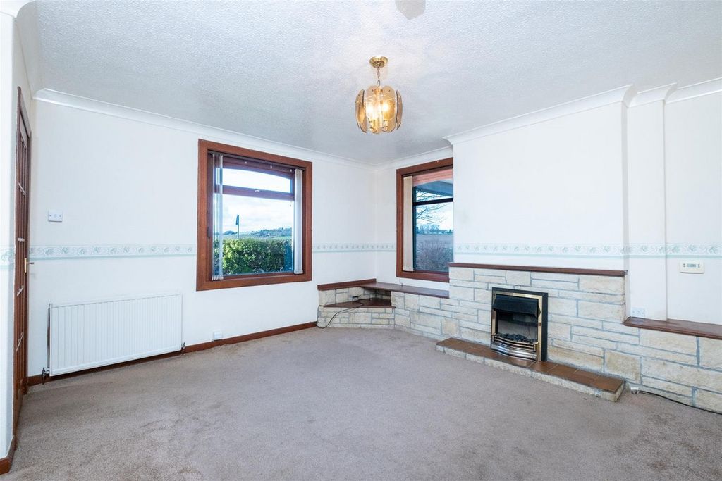 Property photo 3 of 26