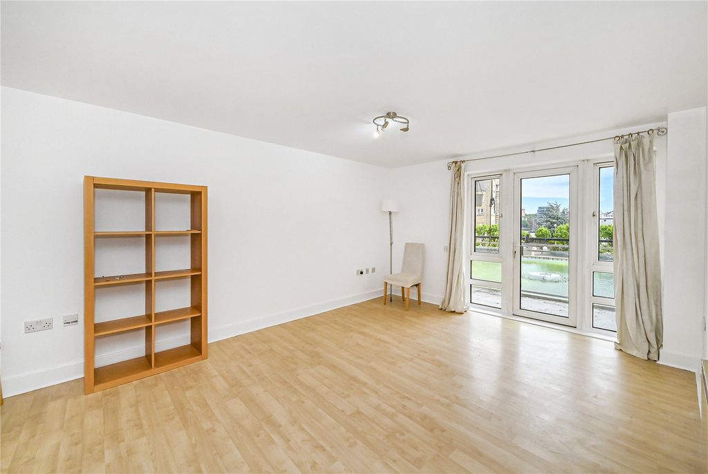 Property photo 1 of 12 Reception Room