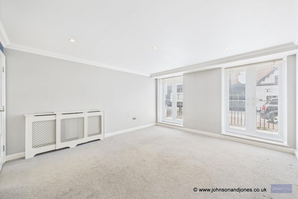Property photo 2 of 16 2 Lounge.Jpg