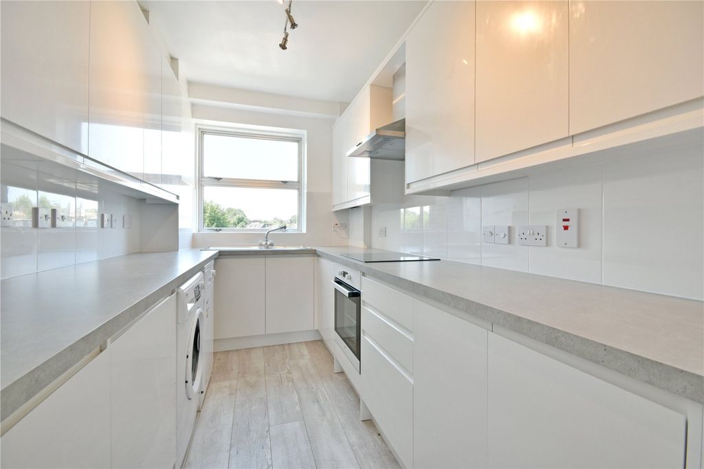 Property photo 2 of 11 Picture No. 22