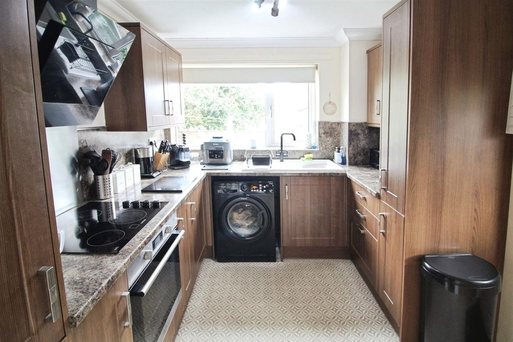Property photo 2 of 13 Kitchen