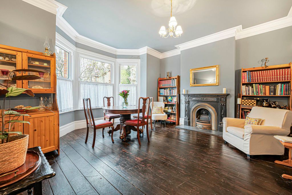 Property photo 3 of 16 Dining Area