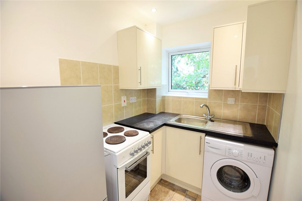 Property photo 2 of 5 Picture No. 14