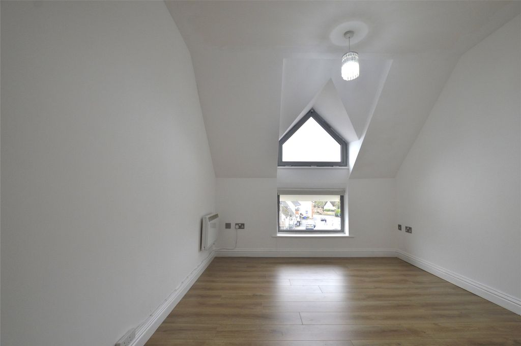Property photo 2 of 12 Master Bedrrom