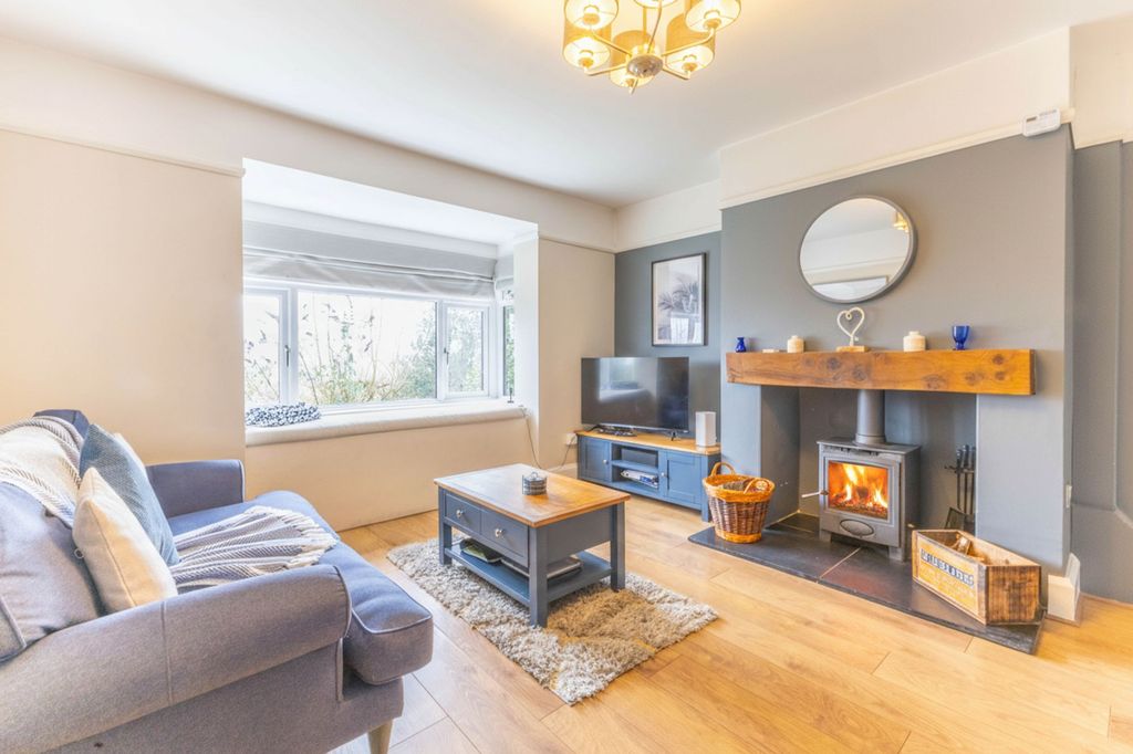 Property photo 2 of 36