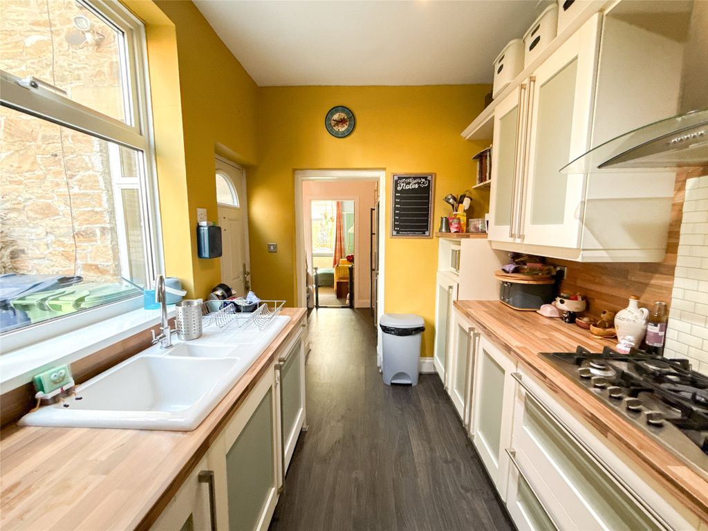 Property photo 3 of 21 Kitchen