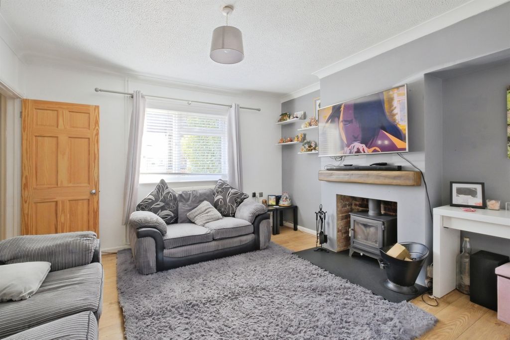 Property photo 3 of 17