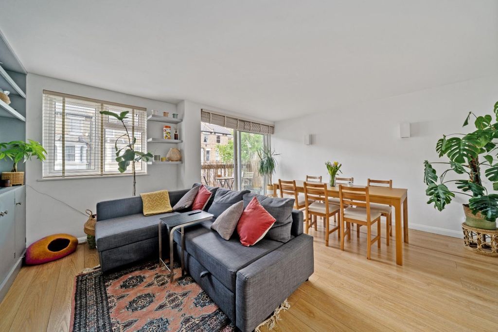 Property photo 1 of 8 Annandale Road 16 W4 Ph1.Jpg