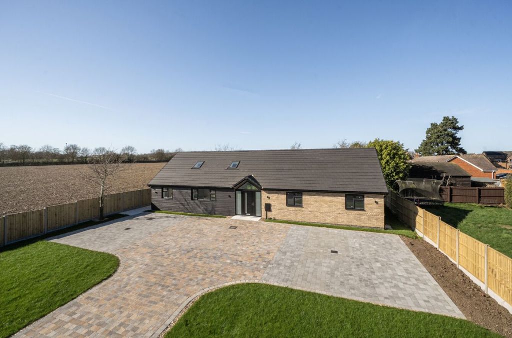 Property photo 3 of 11