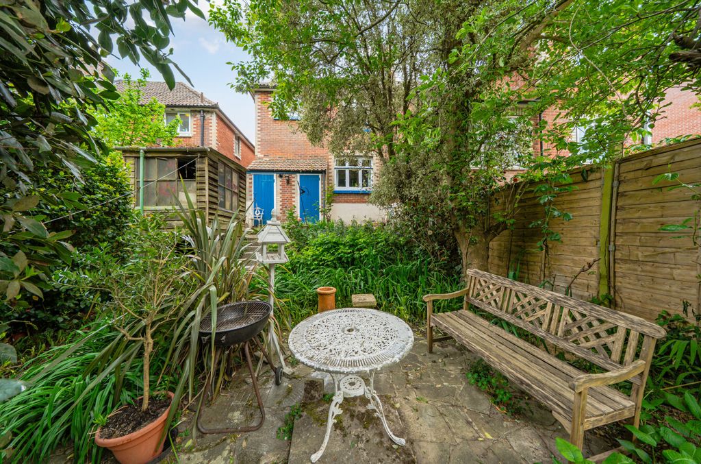 Property photo 3 of 16