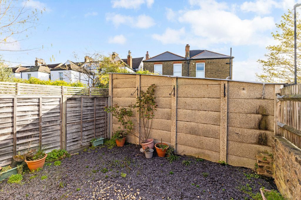 Property photo 2 of 6