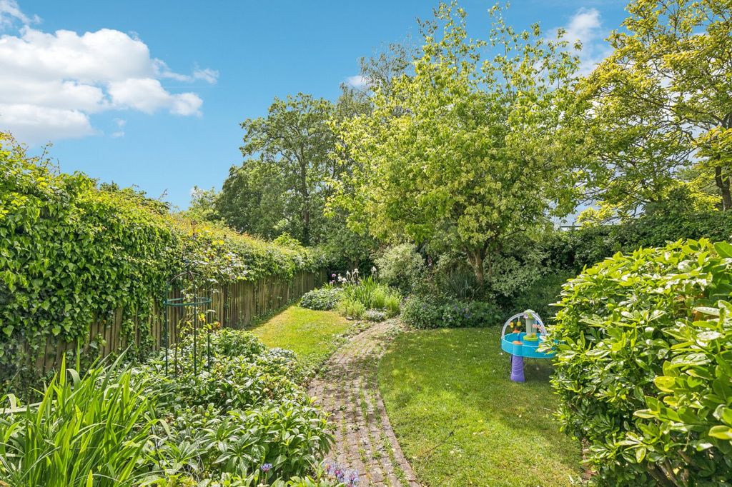 Property photo 2 of 19 Picture No. 11