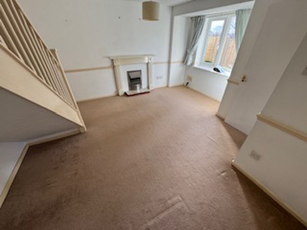 Property photo 3 of 12 Lounge