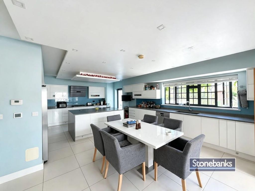 Property photo 2 of 16 Kitchen.Jpg