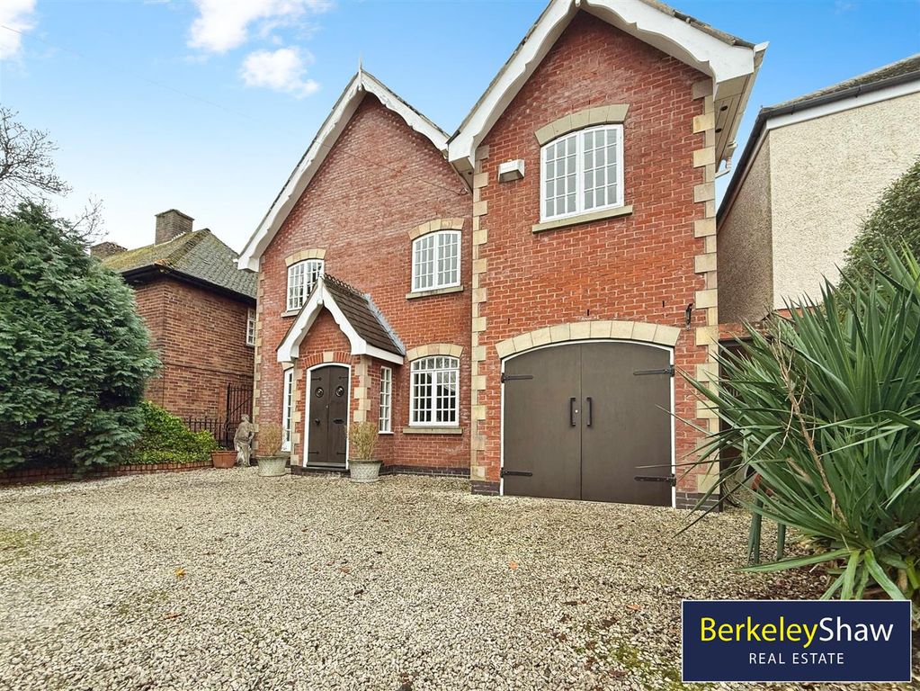 Property photo 2 of 46