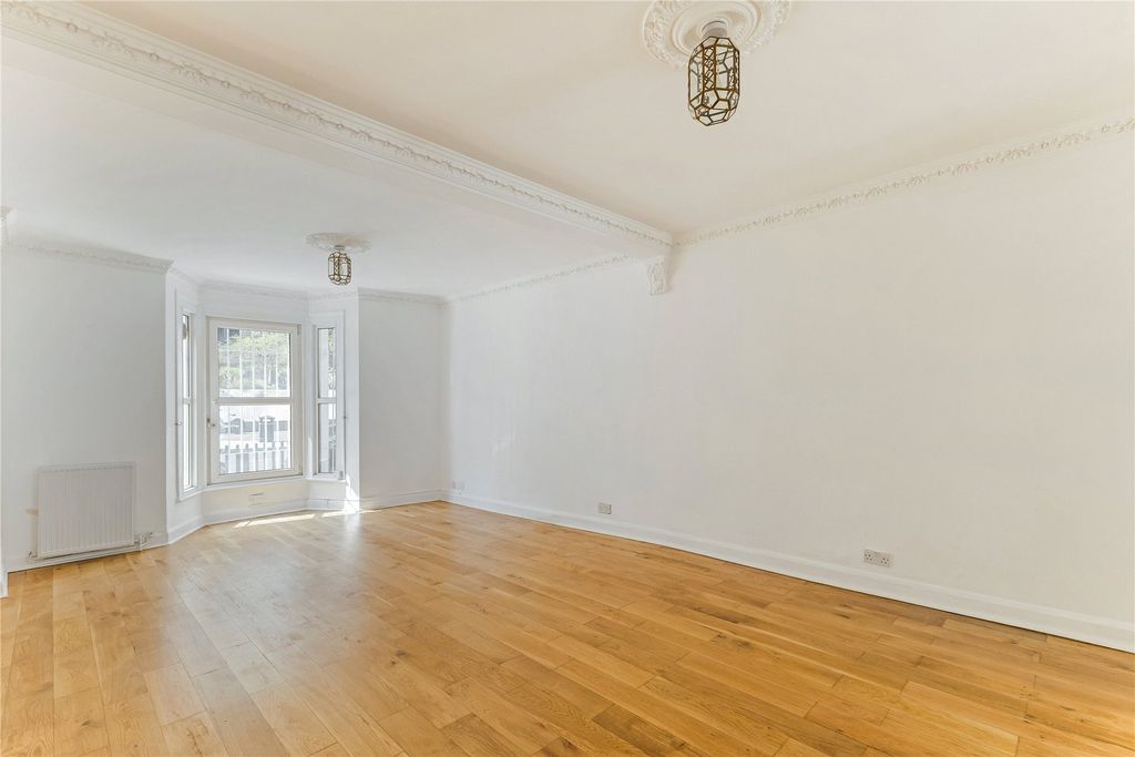 Property photo 3 of 19 Picture No. 04