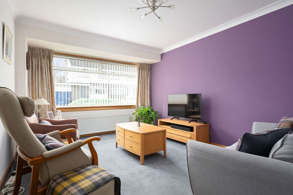 Property photo 3 of 28