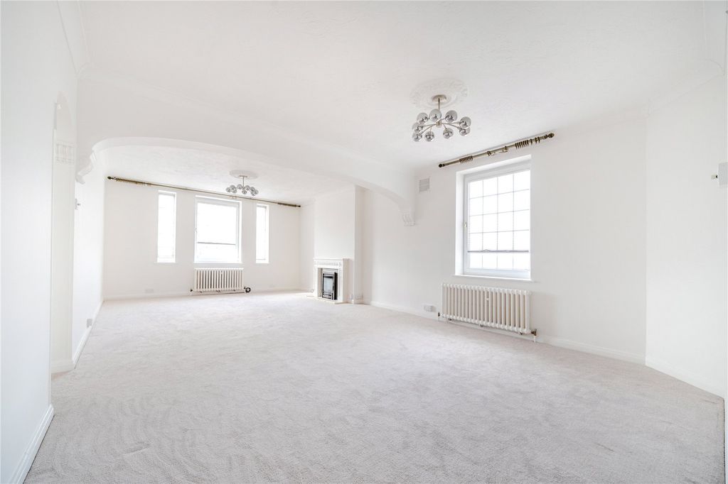 Property photo 3 of 21 Picture No. 16