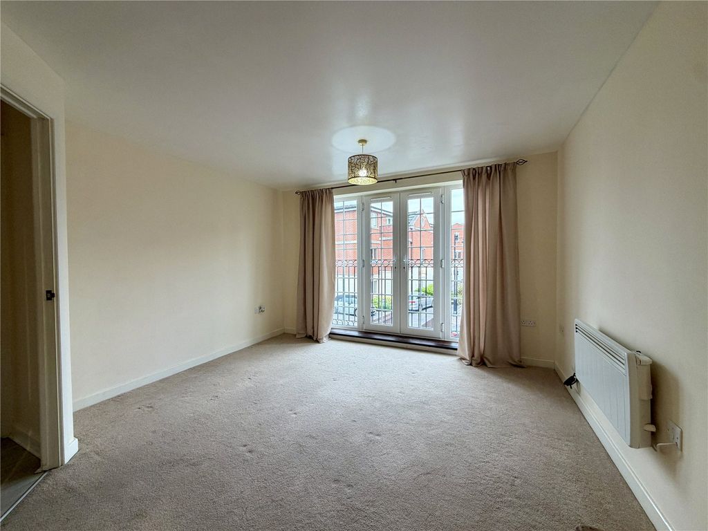 Property photo 2 of 19 Picture No. 10