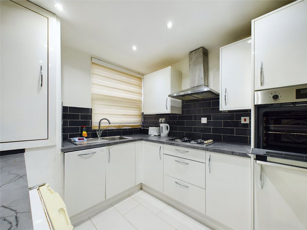 Property photo 1 of 23 Picture No. 20