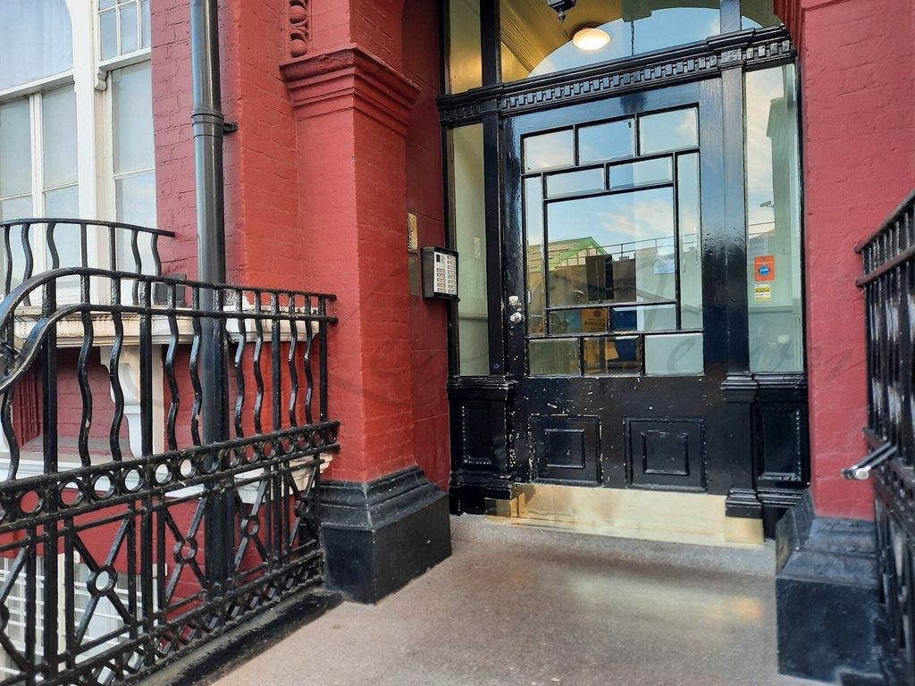 Property photo 1 of 25