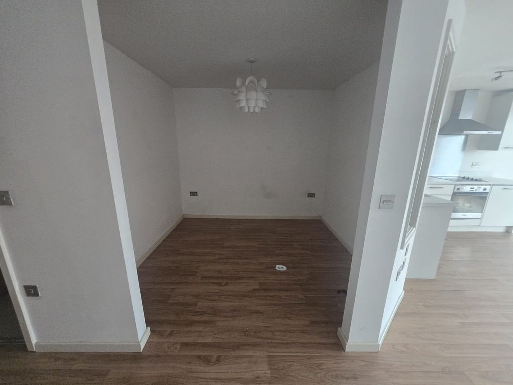 Property photo 3 of 6 Picture No. 04