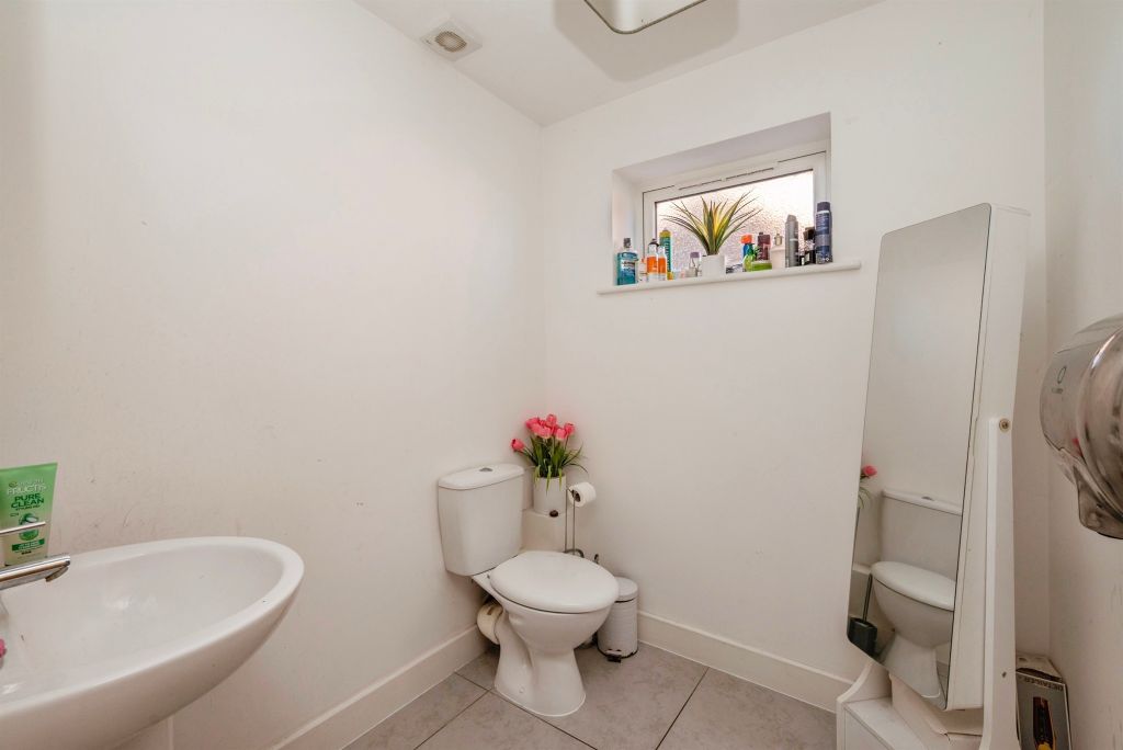 Property photo 3 of 12