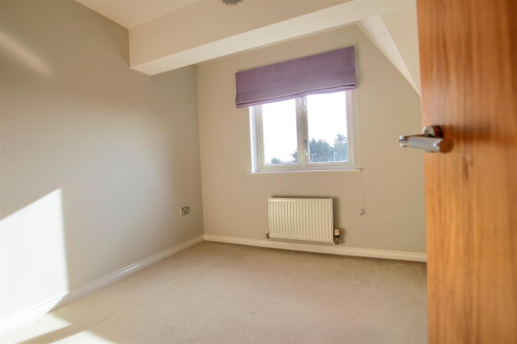 Property photo 2 of 12 Os12.Jpg