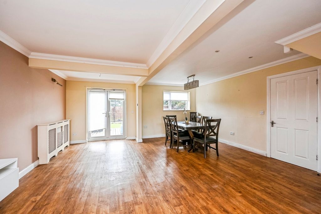 Property photo 2 of 16 Photo